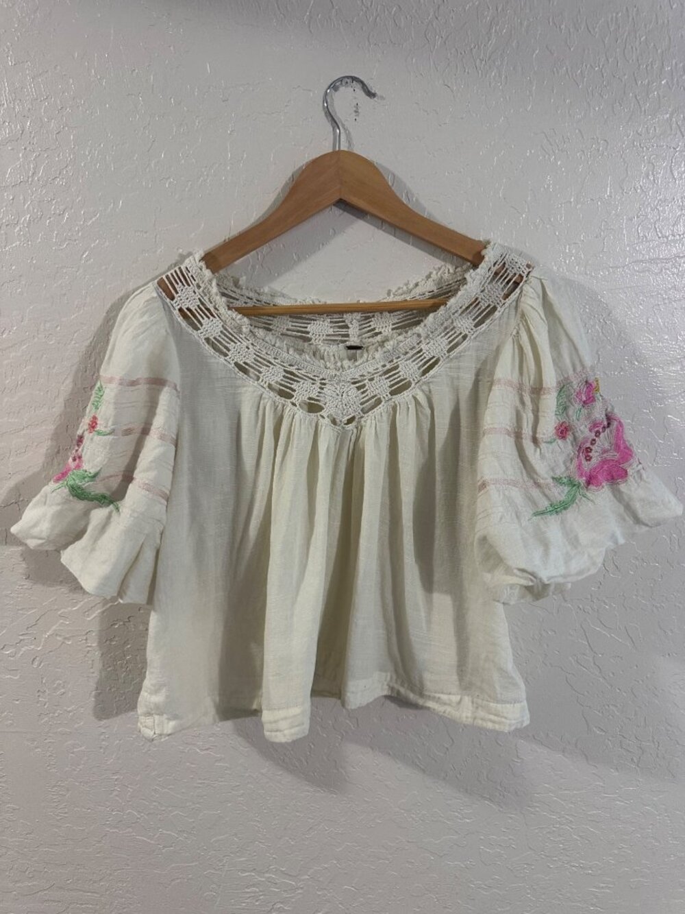 Free People Bohemia Gauzy Floral Embroidered Cottage Core Peasant Top - Picture 2 of 11